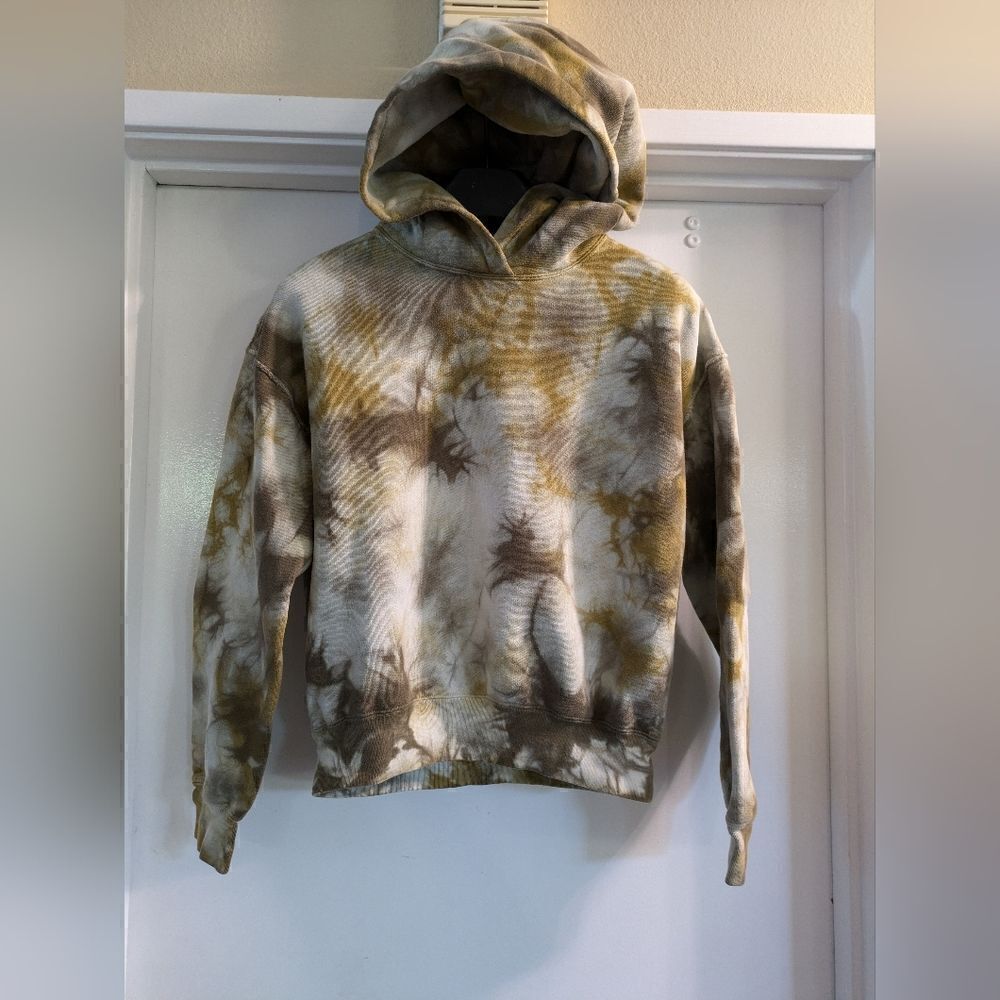 Tie-dye Hoodie Wilfred (Aritzia) in XXS runs oversized. Excellent condition